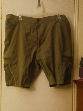 Wrangler Men's Olive Green Cargo Shorts